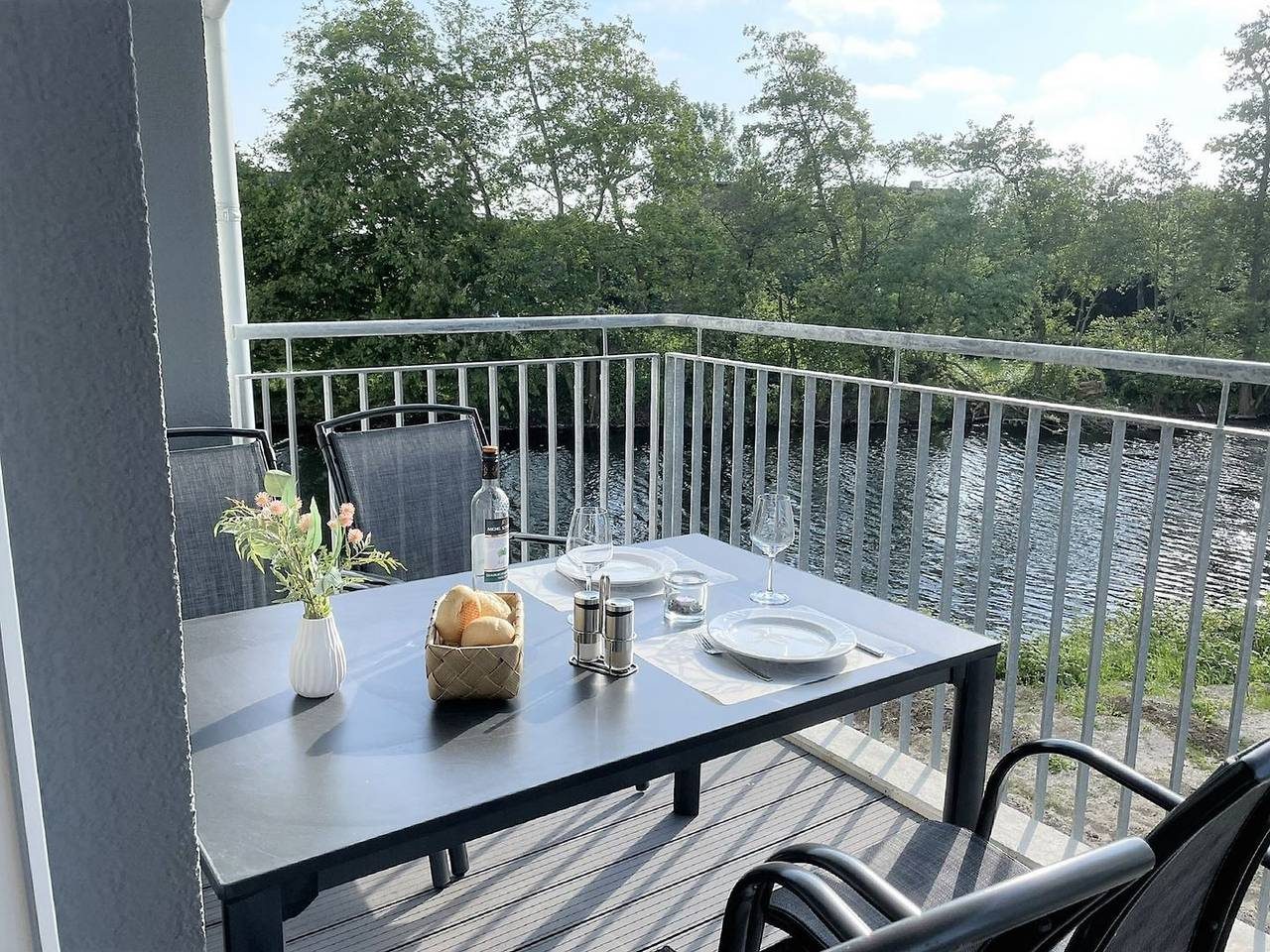 Moderne, hochwertige Ferienwohnung, Sauna, großer Balkon, strandnah — Bild 2