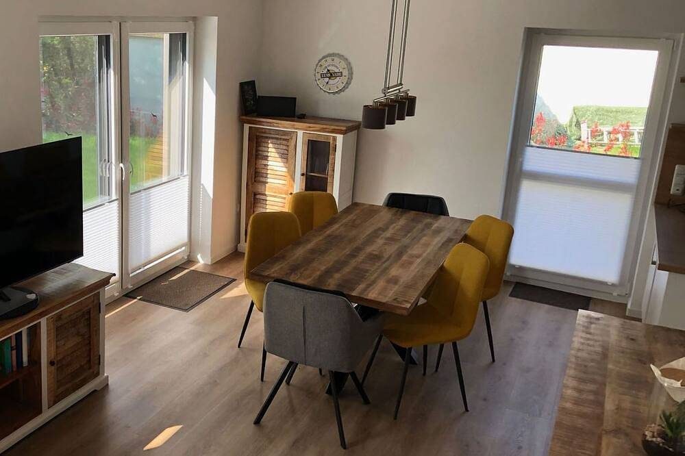 Sonnenhuus Sanddorn - Neues Ferienhaus\/ Doppelhaushälfte in bester Lage in Werdum gelegen, für max.