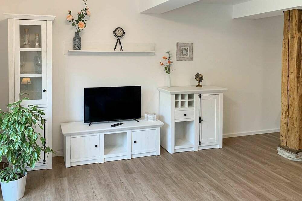 Herrliche Wohnung für 3 Leute mit  W-Lan, Tv, Terrasse und Parkplatz — Bild 4