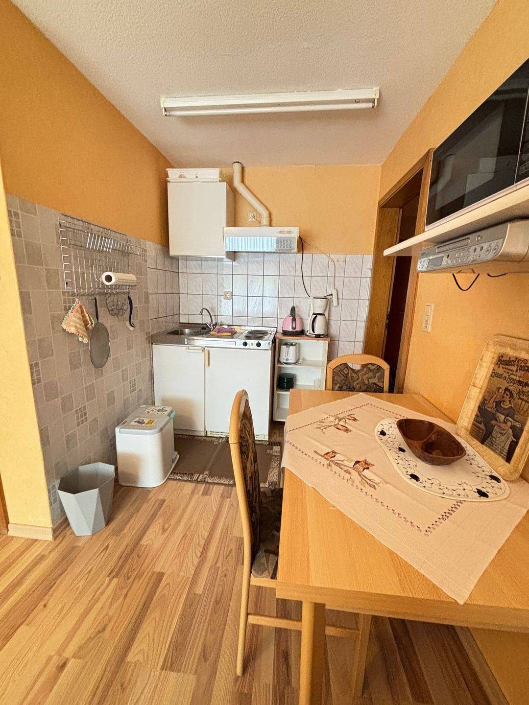 Gemütliche 1-Raum-Wohnung, 2 Pers., Emden am Deich, Parkplatz, Grillplatz, Wlan — Bild 2