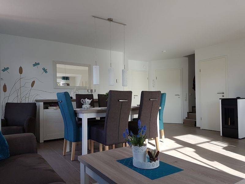 85qm Ferienwohnung für 4 Pers. mit Kamin, Wärmekabine & Balkon direkt am Wasser — Bild 5