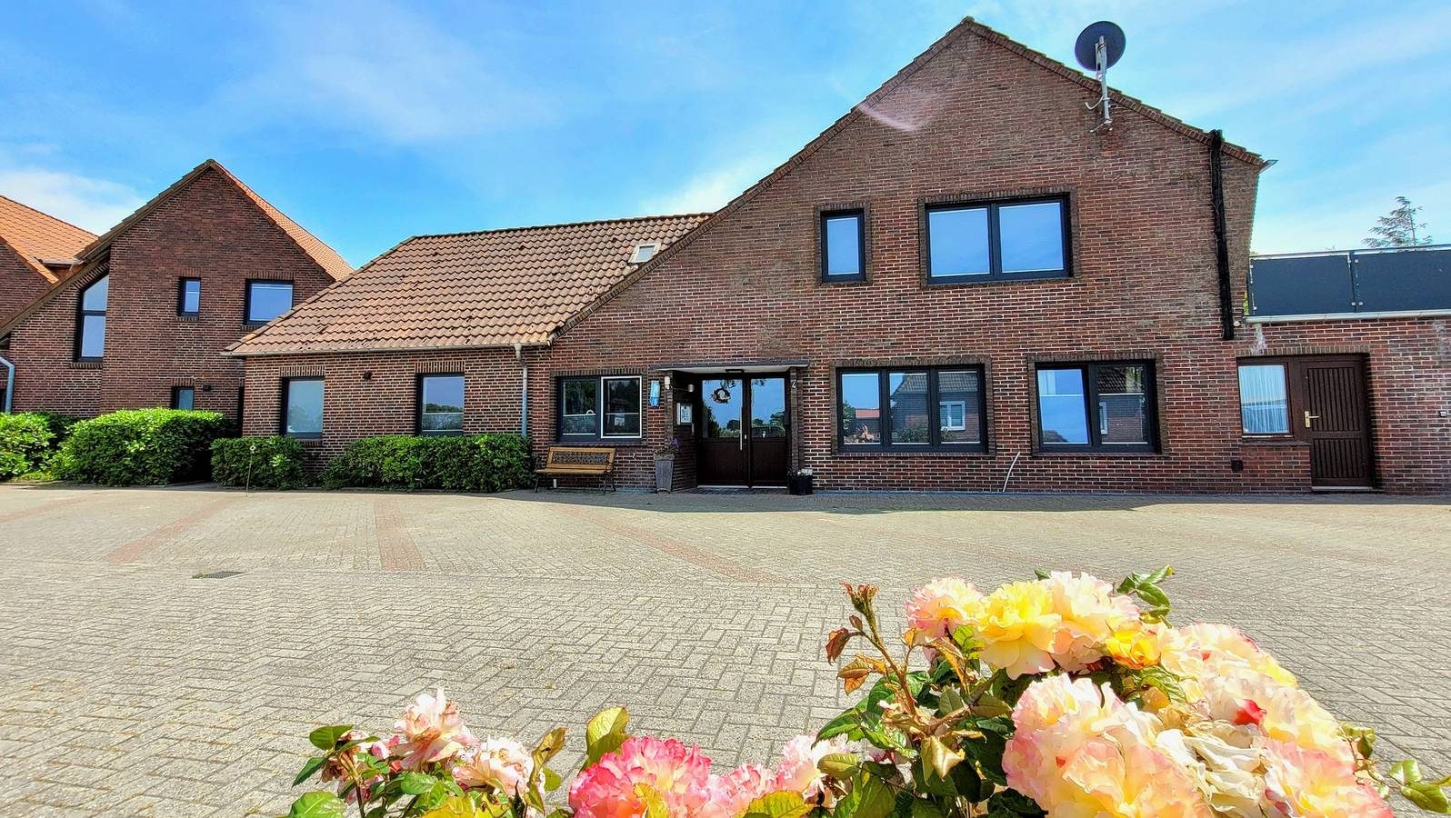 Ferienwohnung Deichblick - Haus Seeschwalbe - Ferienwohnung Deichblick mit 45qm, 1 Schlafzimmer, 1 Wohn-Schlafzimmer, Balkon, max. 4 Personen — Bild 2