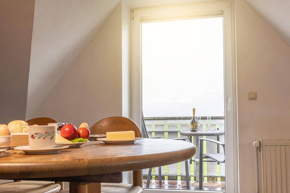 Gemütlich eingerichtete Ferienwohnung im Ober- und Dachgeschoss (Maisonettenstil — Bild 2