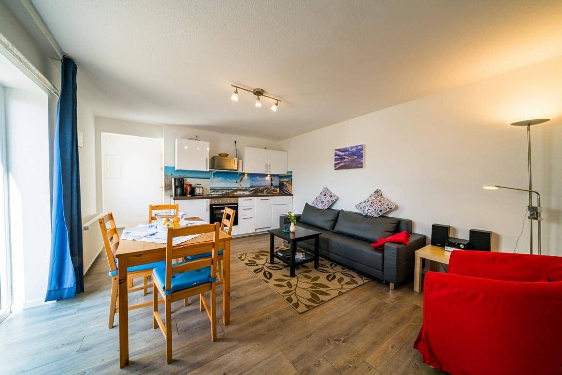 Ferienwohnung 'Ferienwohnug Strandflieder' mit Privatterrasse — Bild 2