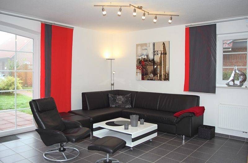 Ferienhaus (100qm) für 6 Personen mit Kamin und Garten in zentraler Lage — Bild 2