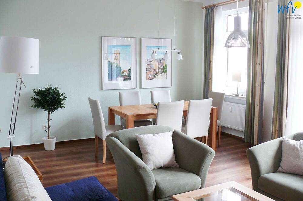 Insel Borkum: Ferienwohnung mit sonnigem Balkon