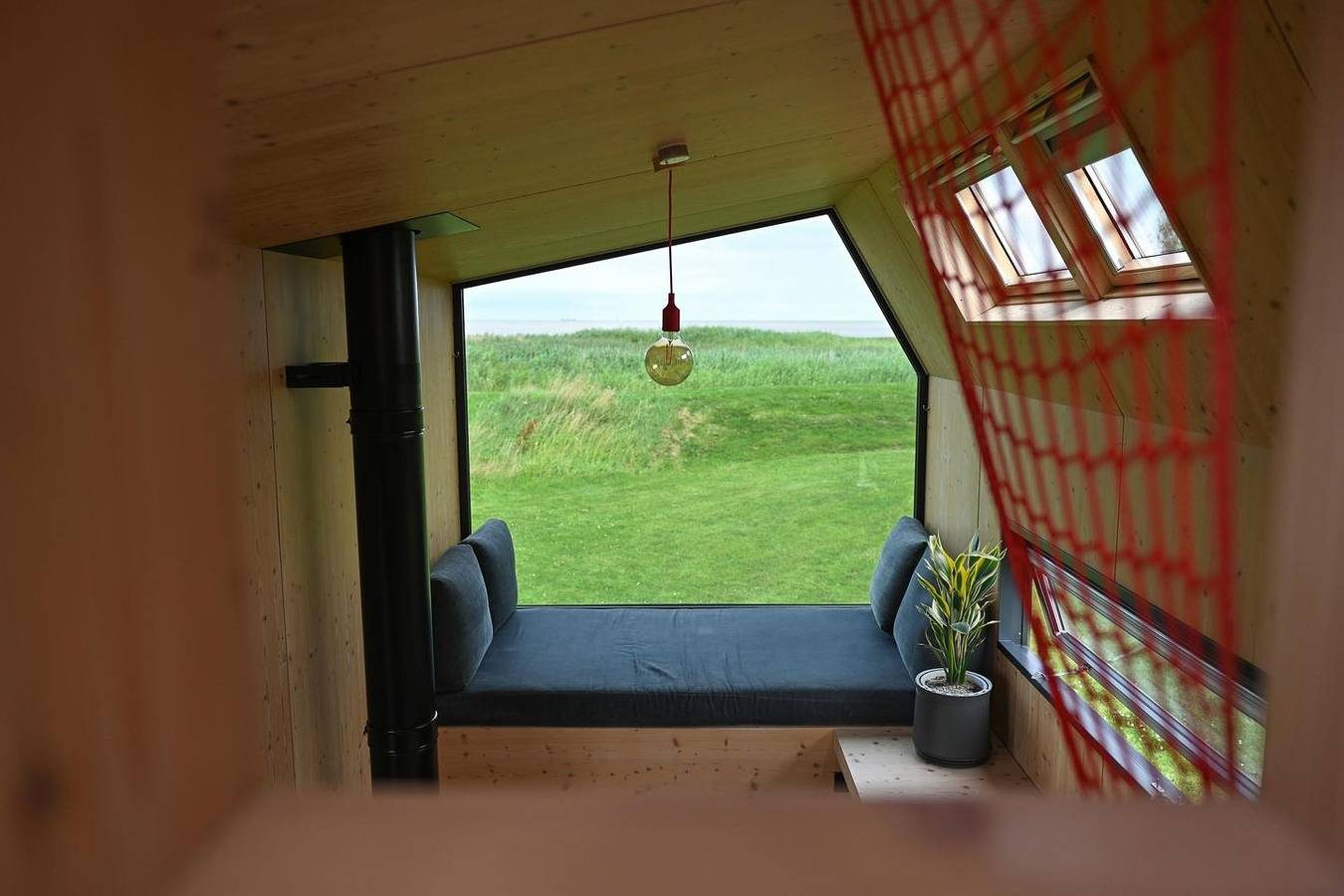 Nachhaltig & klimaneutral übernachten im Green Tiny House Pioneer mit Meerblick — Bild 3
