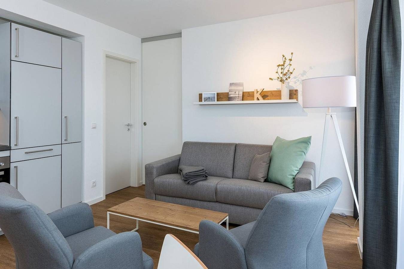 Strandnahes Apartment mit großem Balkon, Parkplatz, Schwimmbad- & Saunanutzung — Bild 2