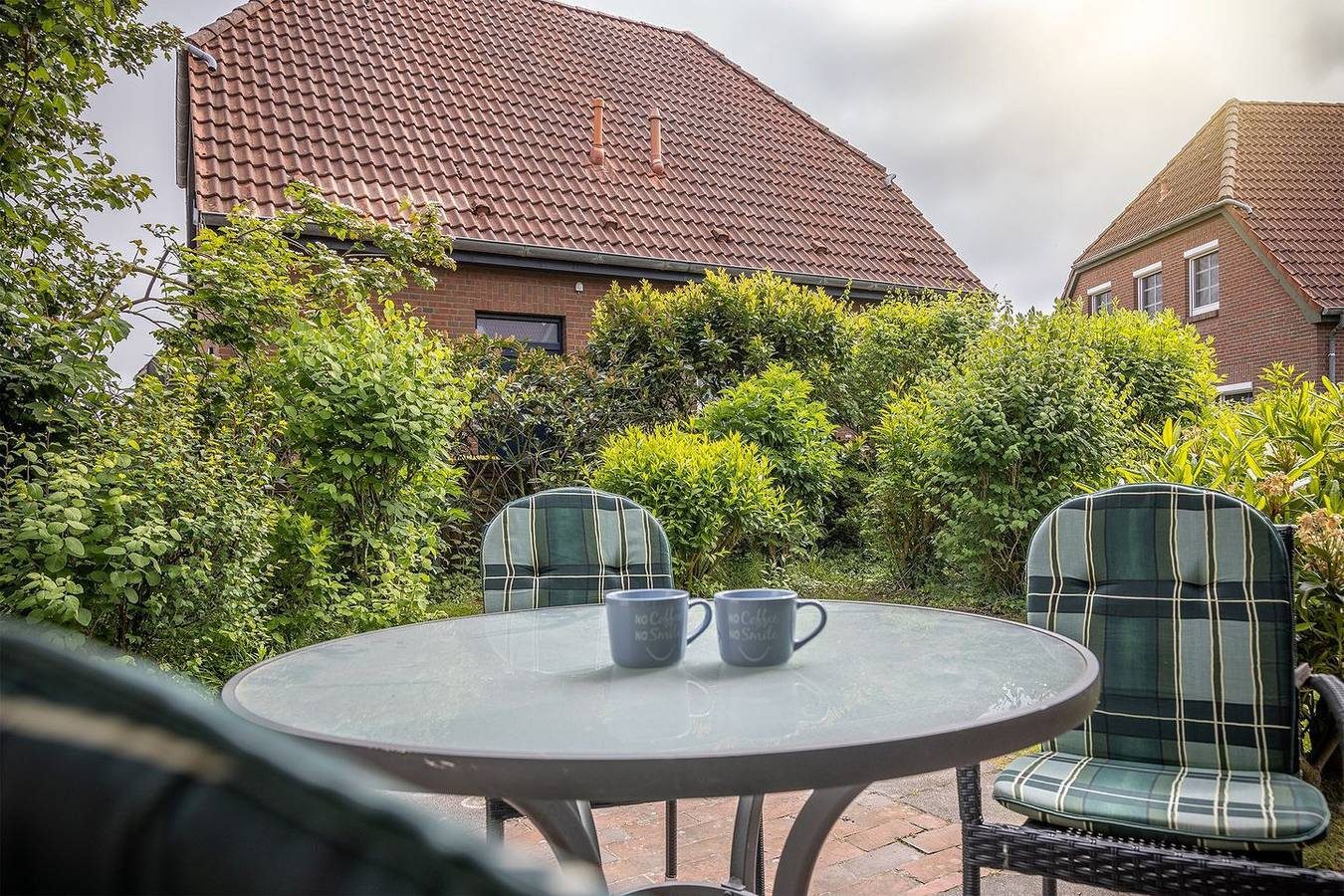 Gemütlichkeit und Erholung pur: Die Doppelhaushälfte mit schöner Terrasse bietet Raum für 5 bis 6 Personen. — Bild 2