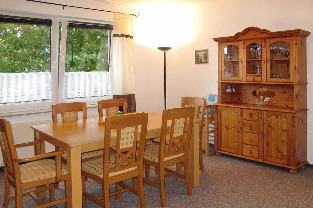 Gemütliche Wohnung in einem Ferienhaus für 7 Personen mit  W-Lan, Tv, Terrasse und Parkplatz — Bild 5
