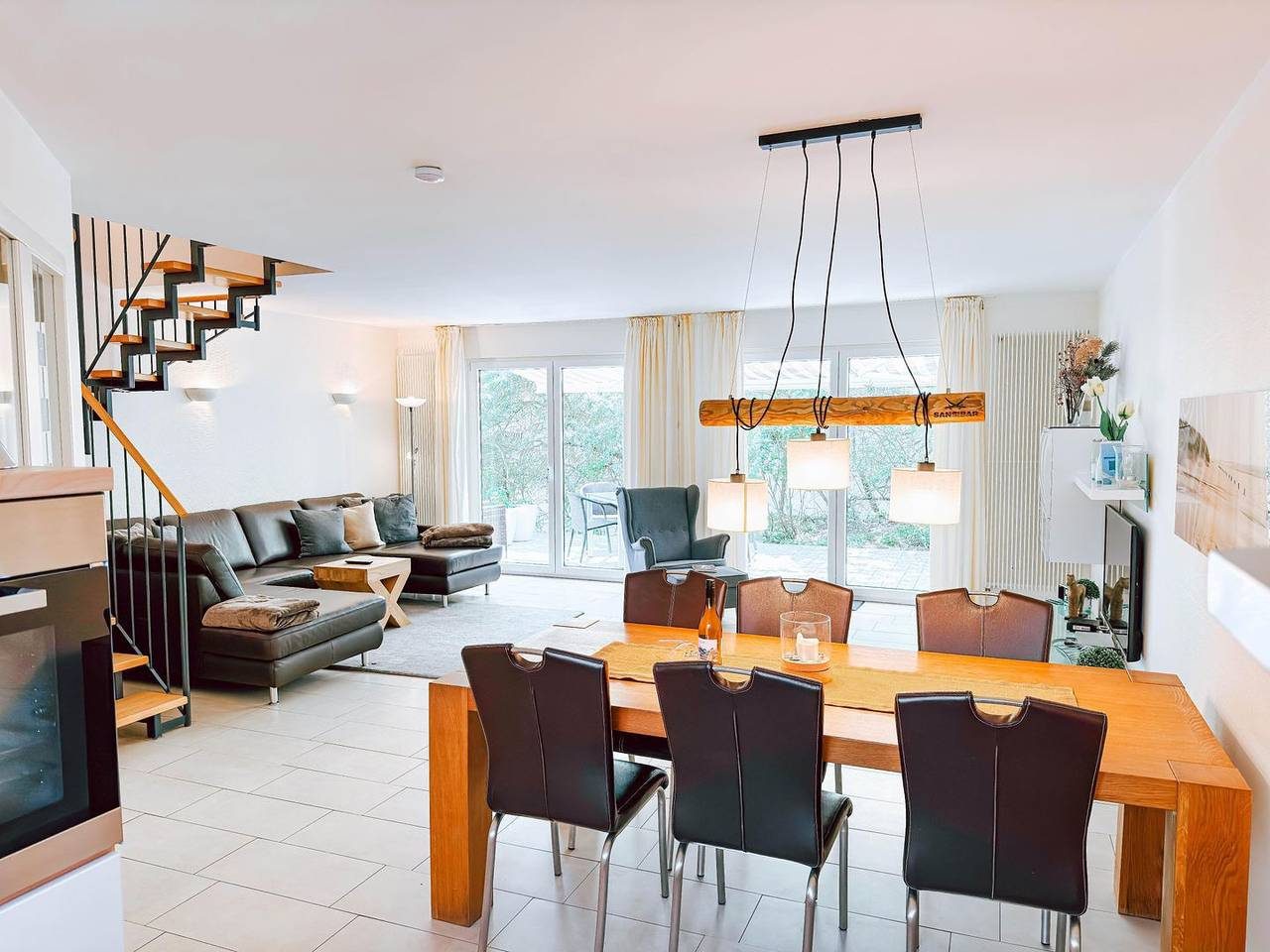 Kapitänshaus Useney mit 3 separaten Schlafzimmern und sonniger Terrasse — Bild 3