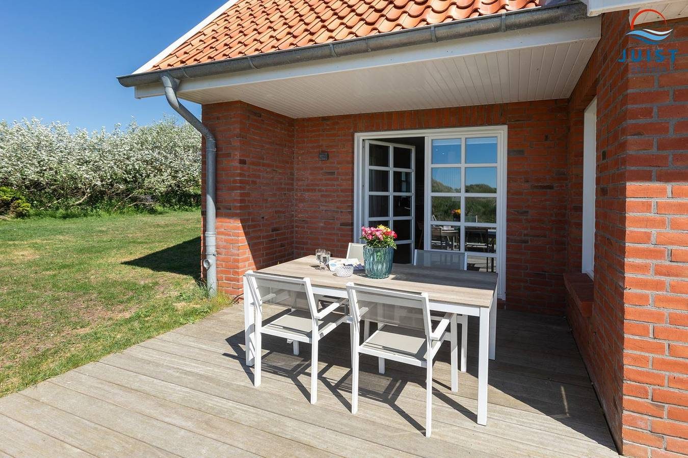 Stilvoll ausgestattete Ferienhaushälfte mit Terrasse am Watt. — Bild 4