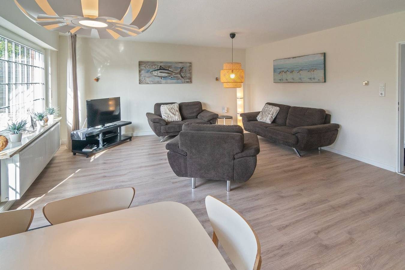 exklusives Ferienhaus in bester Lage von Norddeich - Platz auf 80 m² für 5 Pers. — Bild 2