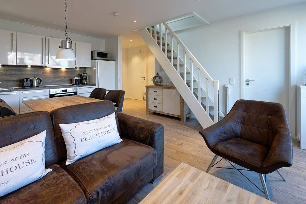 Child-friendly apartment with roof terrace, handcart & lots of toys