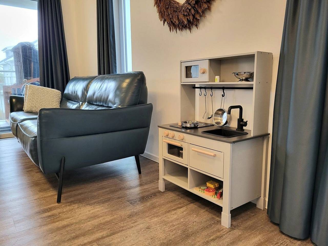 moderne, gepflegte Ferienwohnung, Sauna, großer Balkon, Strandnah — Bild 4