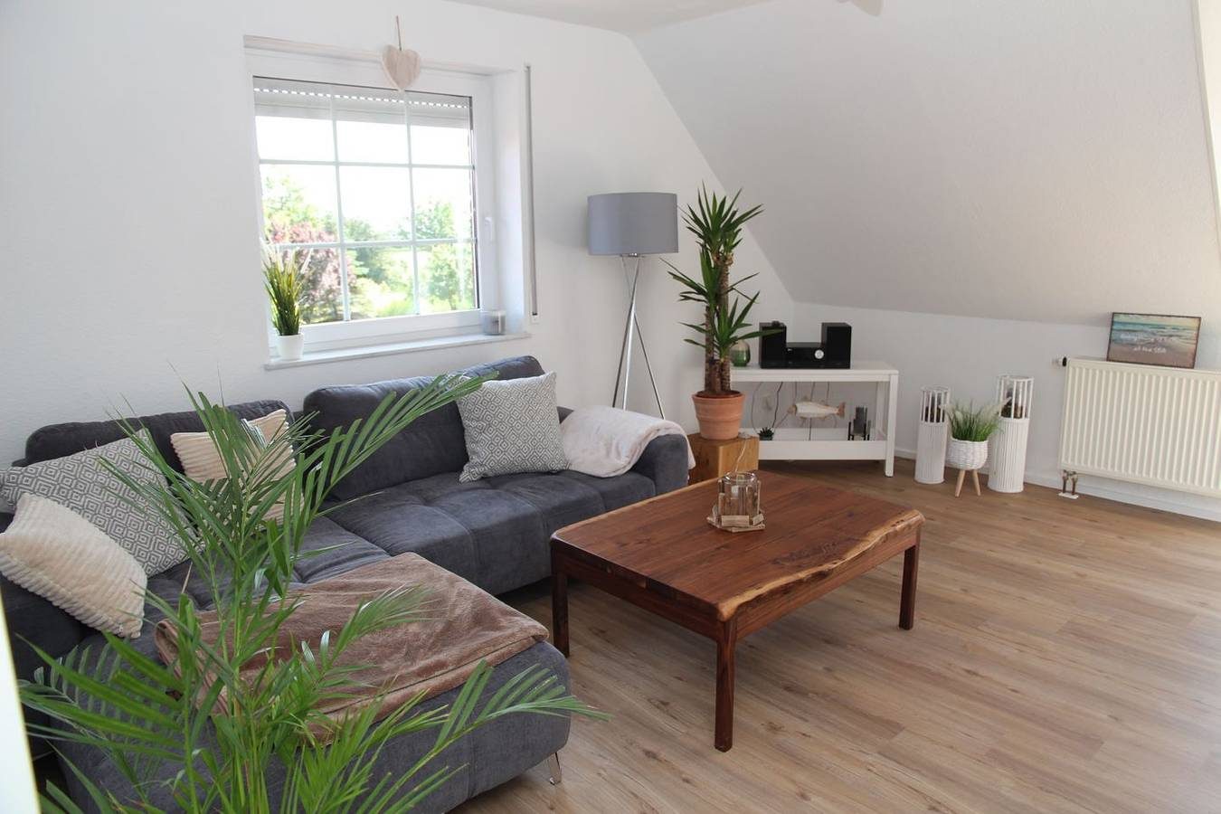 Hochwertige Ferienwohnung mit wunderschönem Landschaftsblick — Bild 2