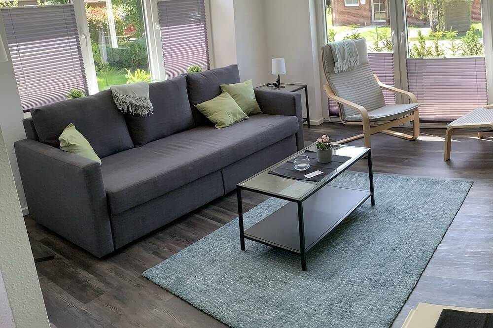 Quiet new apartment 1, near Greetsieler Hafen
