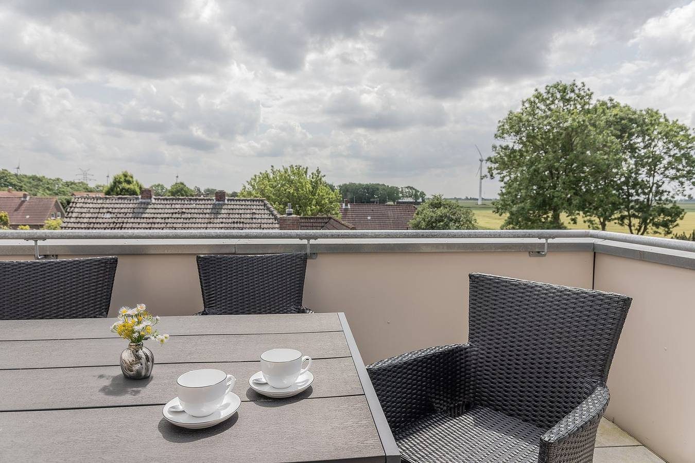 Premium-Ferienwohnung im Dachgeschoß mit 2 Balkonen (Neubau von 2022) in Top-Lage — Bild 2
