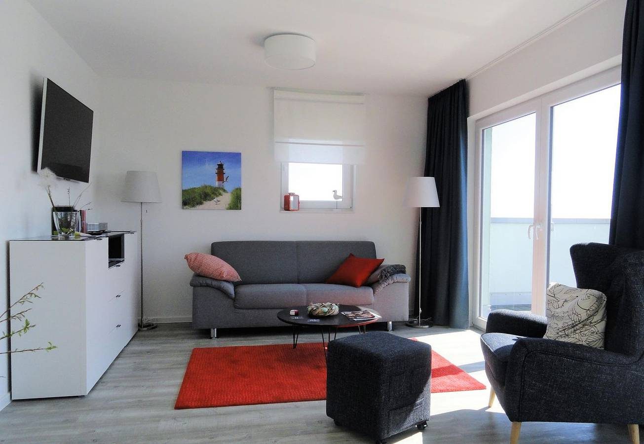 gepflegte Ferienwohnung, südliche Lage, großer Balkon, toller Ausblick — Bild 2