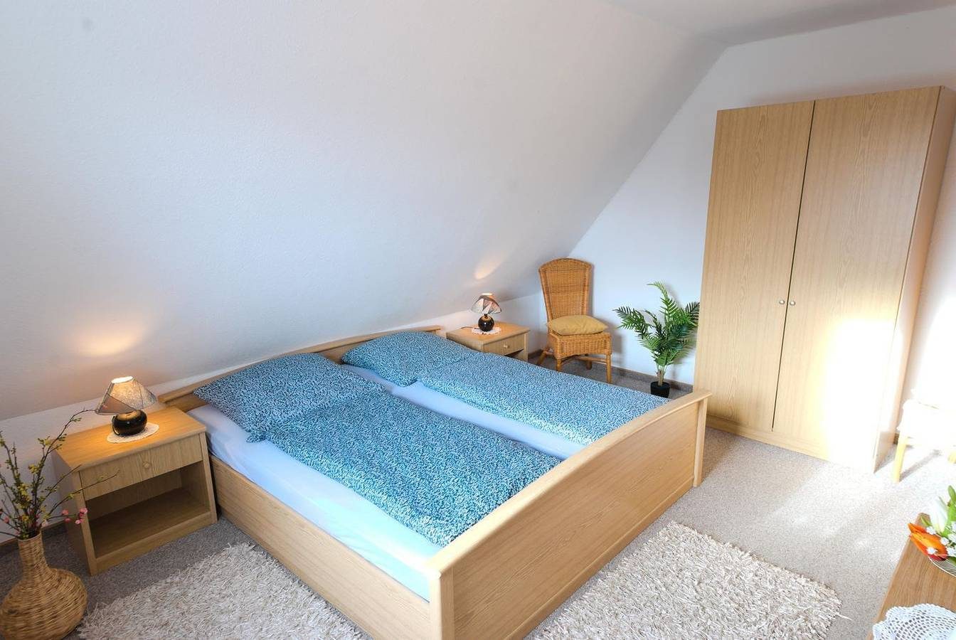 Großzügiges Ferienhaus in zentraler Lage von Norddeich mit 3 Schlafzimmern — Bild 5