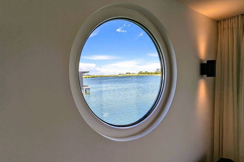 45 m² Hausboot mit 40 m² großer Dachterrasse, modern eingerichtet. Siehe Fotos! — Bild 4