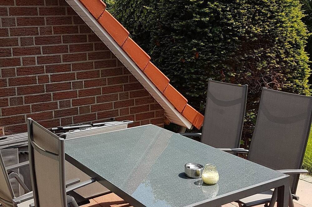 Ferienhaus zentral gelegen in Carolinensiel mit großer Terrasse — Bild 2