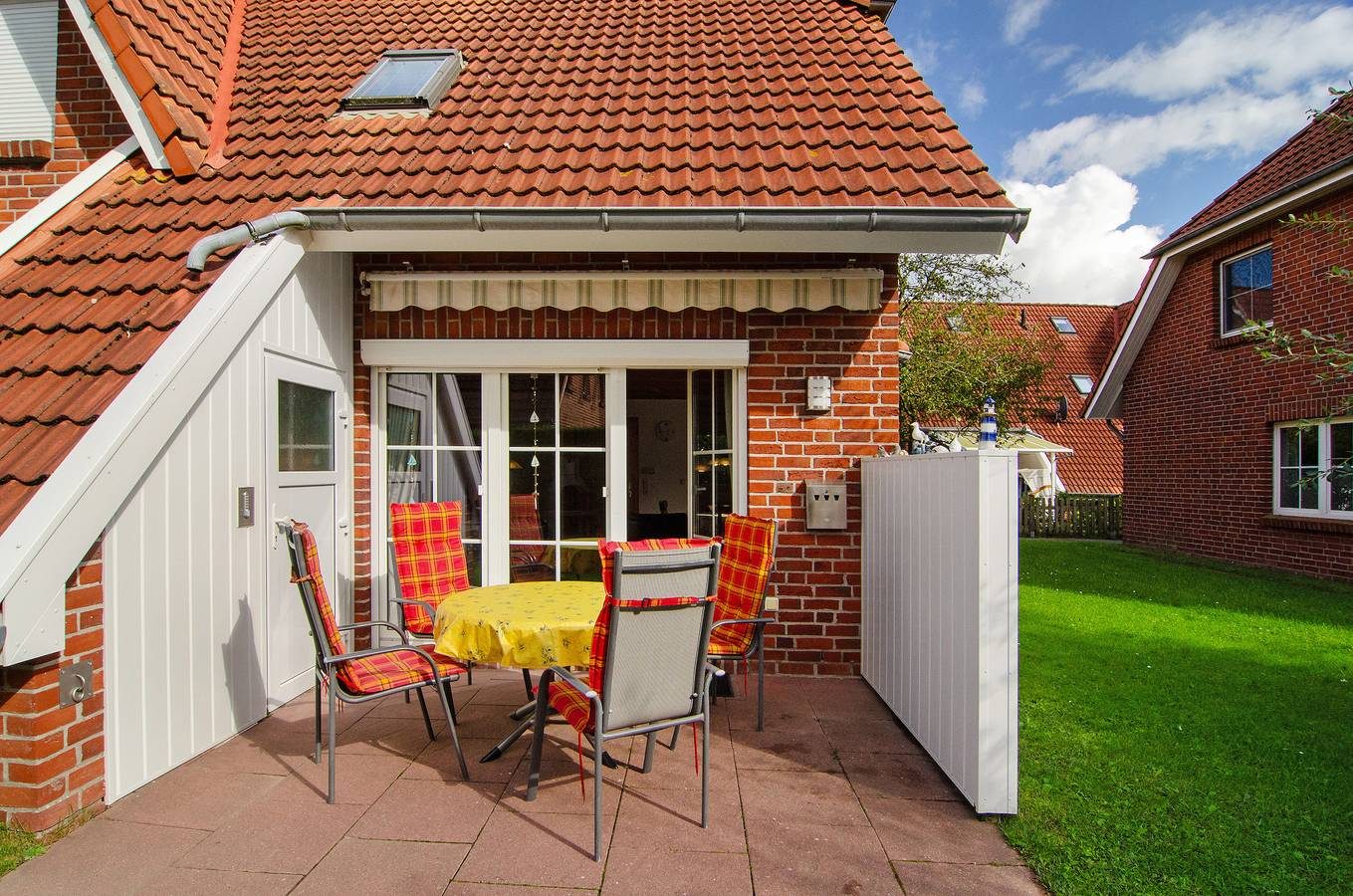Ferienhaus 'Ferienhaus Lisa Hooksiel' mit privater Terrasse, privatem Garten und Wi-Fi — Bild 2