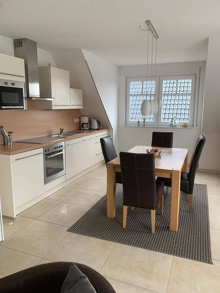 Schöne helle Ferienwohnung Silbermöwe Og direkt an den Greetsieler Grachten — Bild 2