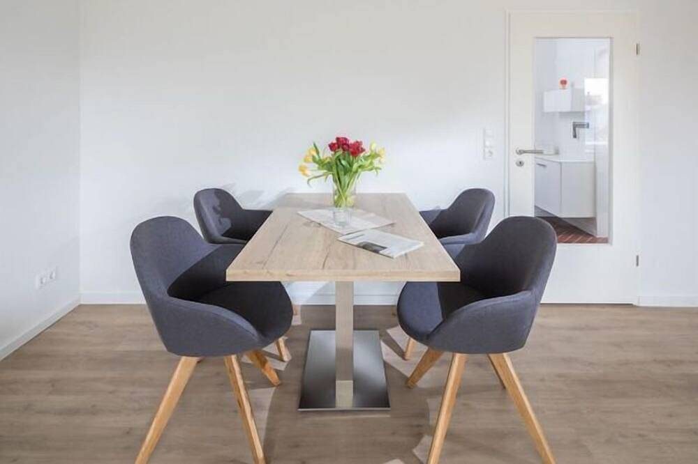 Geräumige 2-Raum-Ferienwohnung in gepflegter Anlage mit Schwimmbad im Haus — Bild 3