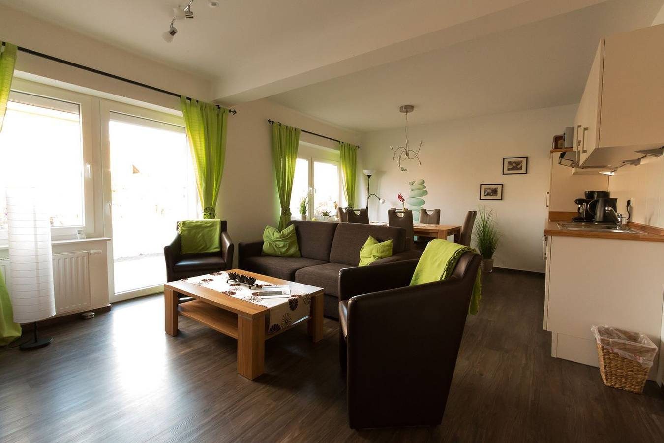 Moderne Eg-Wohnung mit Terrasse in ruhige Straßenlage - 65m² bis 6 Pers. — Bild 2