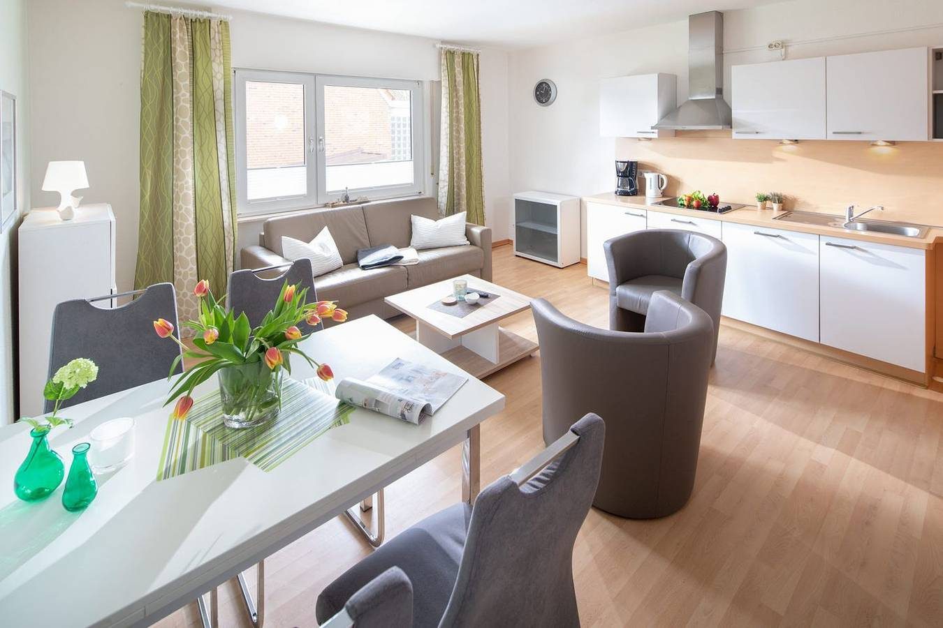 Moderne und gemütlich eingerichtete 50 qm Ferienwohnung nahe am Nordstrand — Bild 4