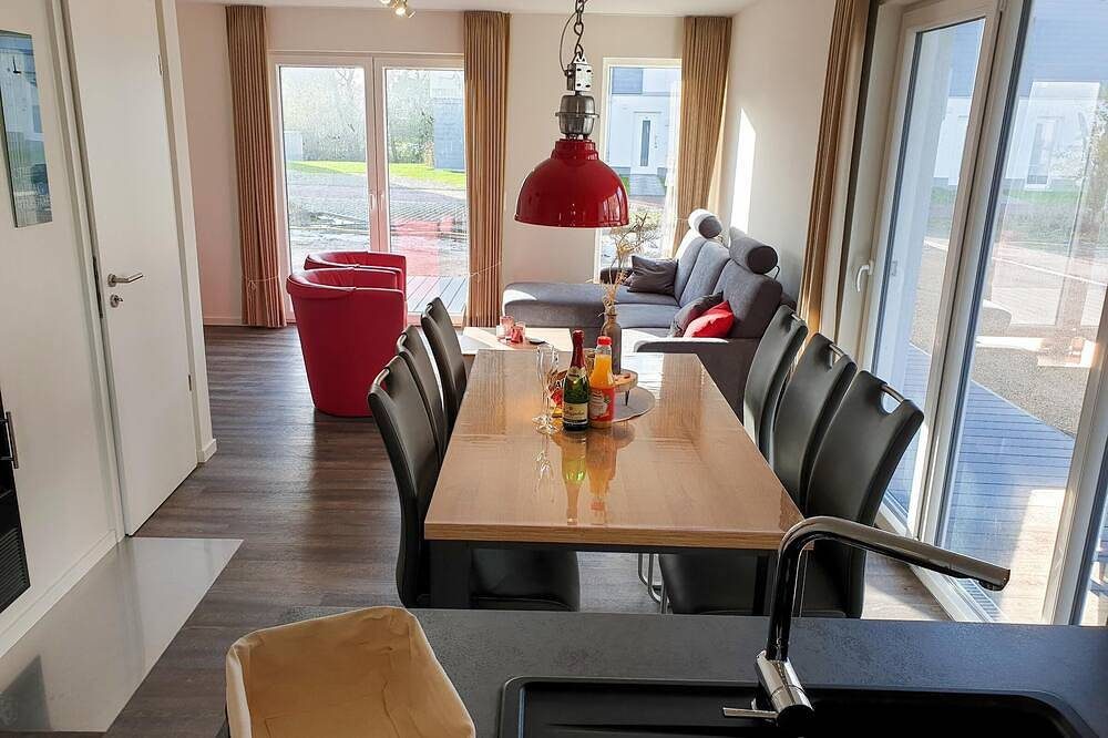 Modernes Ferienhaus, Sauna, Süd-Terrasse, Loggia mit Meerblick, Haustiere