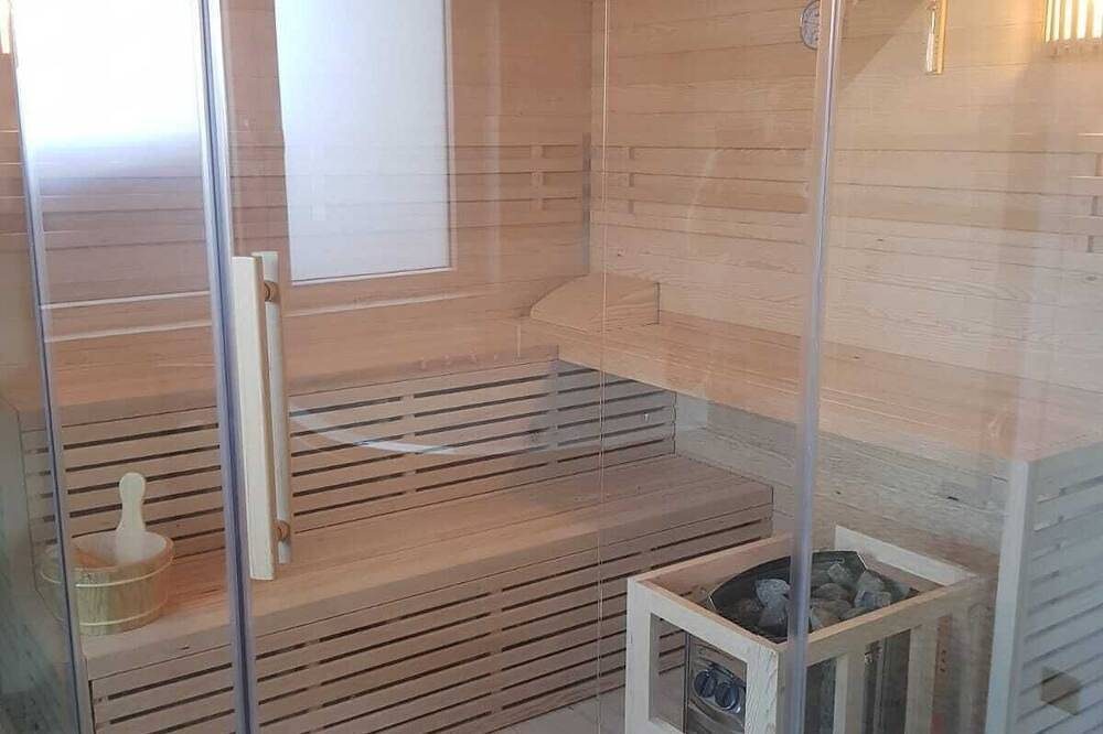 Ehem. Bauernhaus mit Sauna\/ Whirlpool\/Kamin in Strandnähe