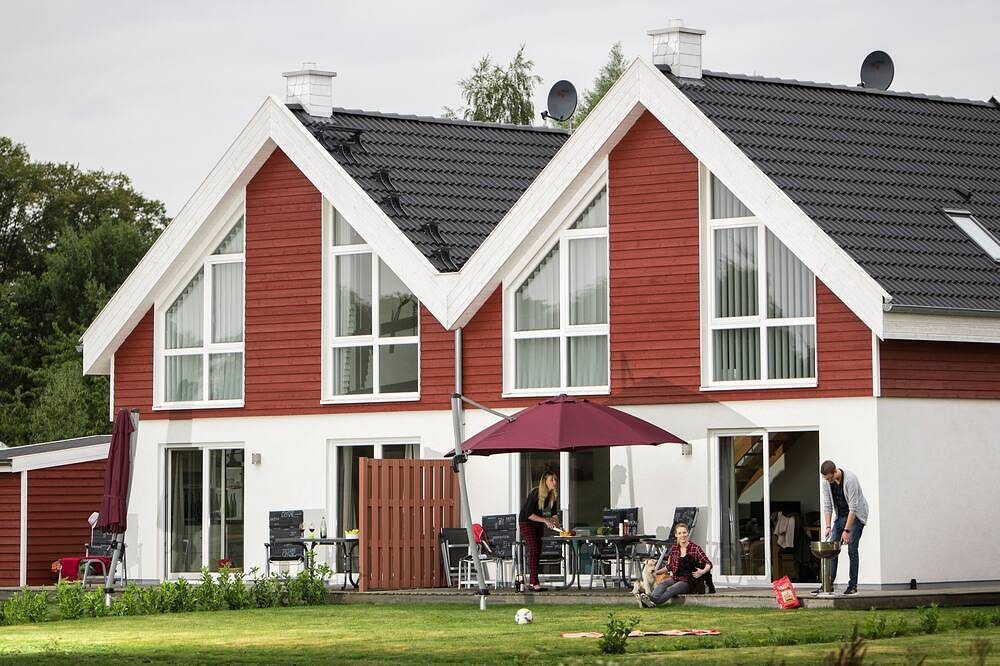Am See - Luxus Ferienhaus mit allem Komfort, direkt an einem kleinen See gelegen — Bild 3