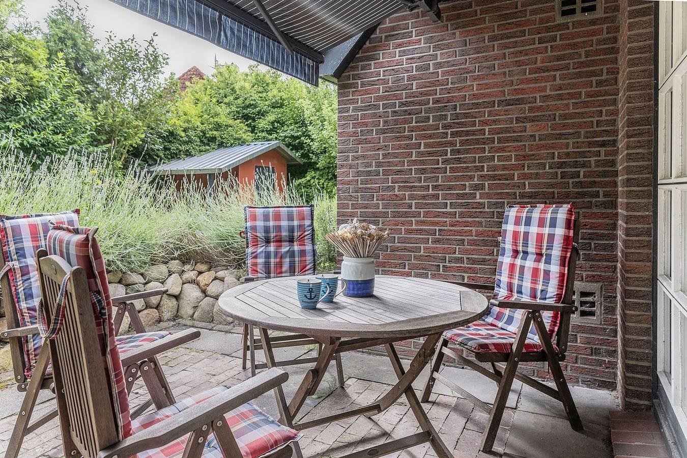 Behaglich und gemütlich: Die  Ferienwohnung für 4 Personen und ein Kleinkind liegt in unmittelbarer Nähe des Kurzentrums "Cliner Quelle". Gönnen Sie sich hier eine Außzeit und tanken Kraft und Energie in der attraktiven Badelandschaft, im unvergessli — Bild 2