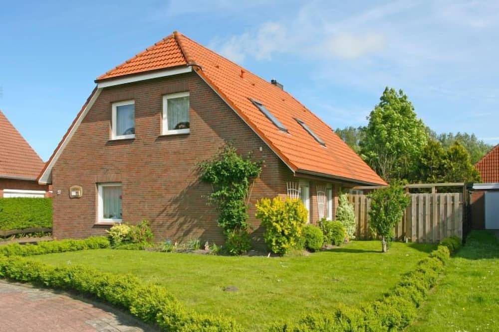Nordsee-Urlaub in Norden: Schonerweg by Interhome in Norden