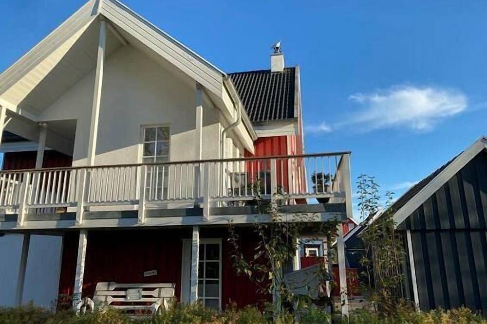 Kapitänseck Greetsiel für 6 Personen mit offener Galerie, Sauna und Balkon