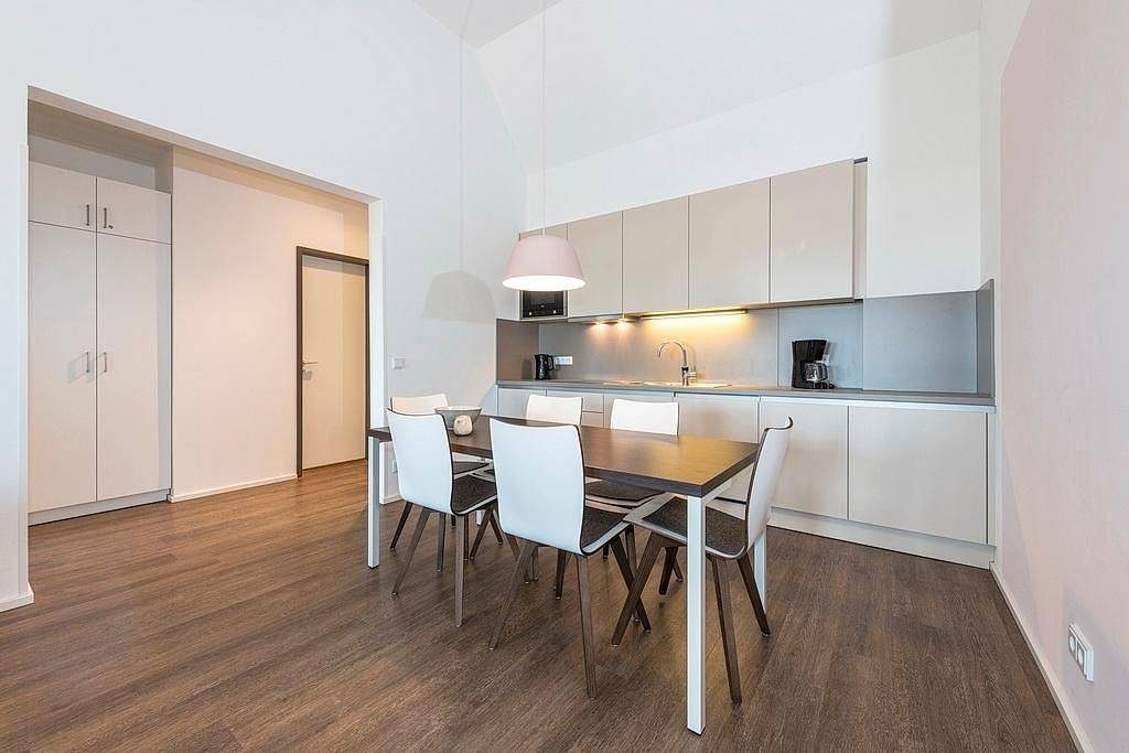 Top Apartment in Strandnähe mit toller Loggia, zwei Bädern und Sauna im Haus! — Bild 5