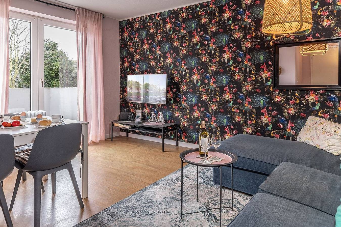 Die Urlaubswohnung Sandbank im Haus „Seeblick“ im Nordseeheilbad Carolinensiel liegt in unmittelbarer Nähe der „Friedrichsschleuse“ an der „Harle“. — Bild 3