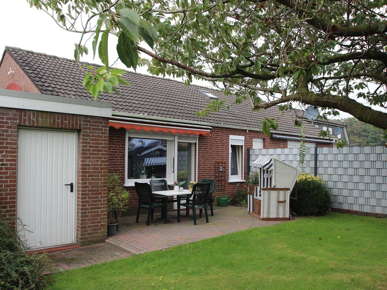 Bungalow , Berumbur