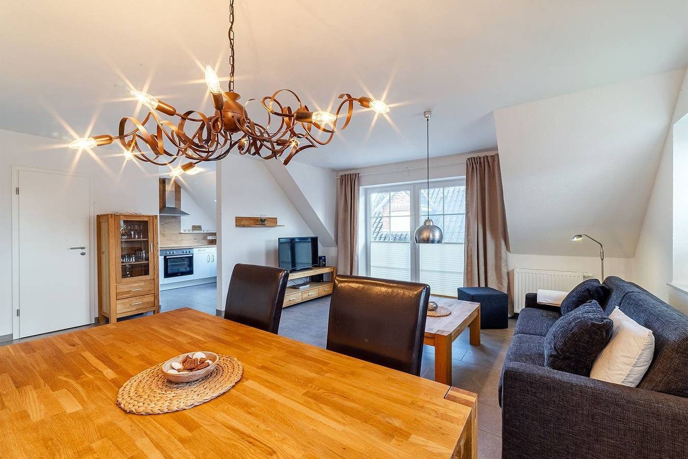 Willkommen in der Ferienwohnung 'Aufwind': Stilvoll, hell und ideal gelegen.