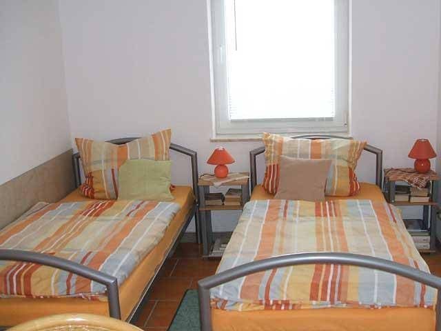 Ferienwohnung für 4 Personen mit Garten — Bild 4