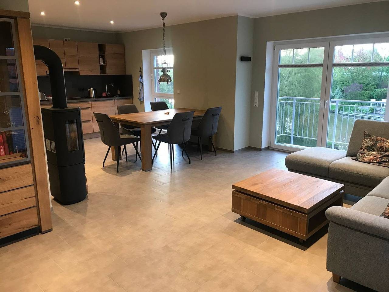 Neue und wunderschöne Ferienwohnung direkt am Wasser! — Bild 3