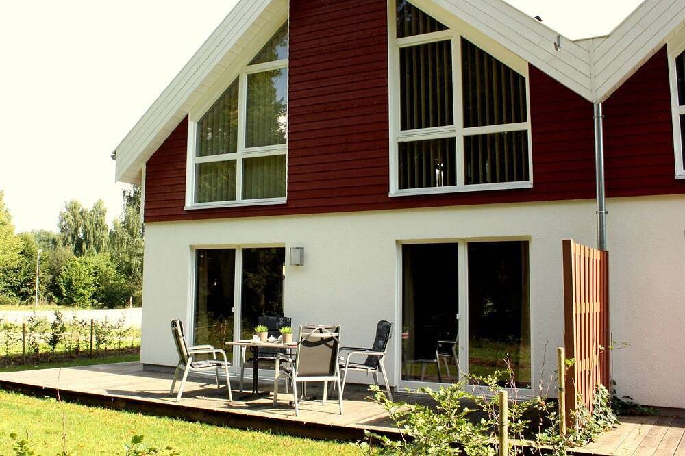 Luxury holiday home with every comfort - sauna, bathtub with whirlpool function, etc. — Bild 2