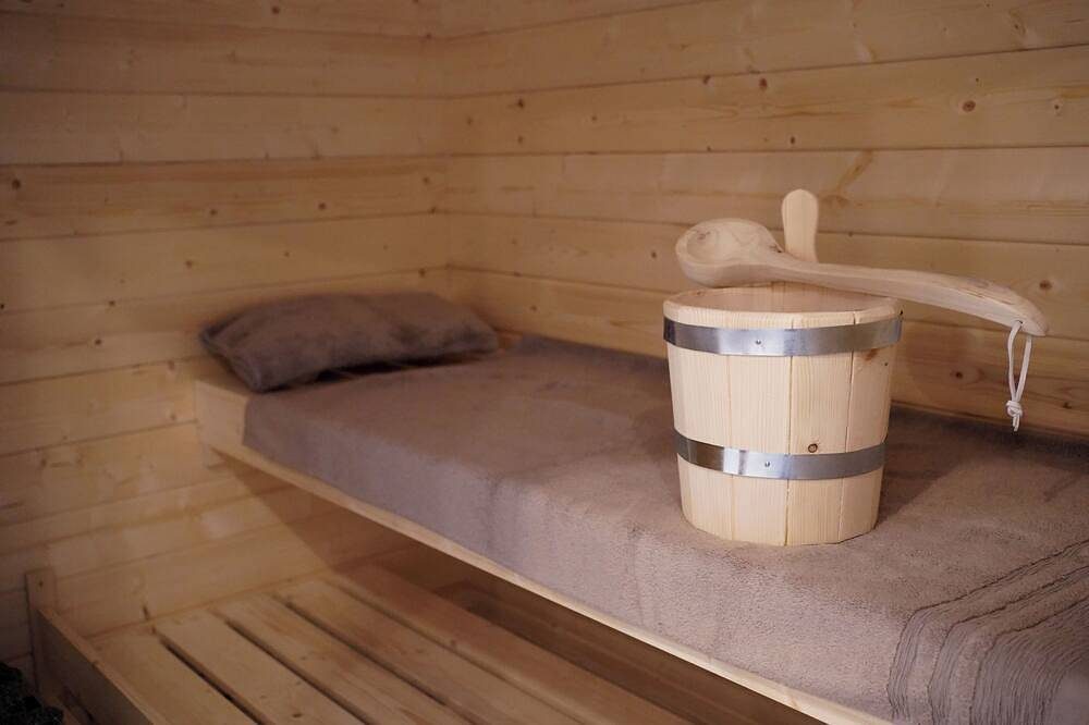 Ferienwohnung mit beheiztem Innenpool und Sauna - Haus Meta Whg. 1 — Bild 4