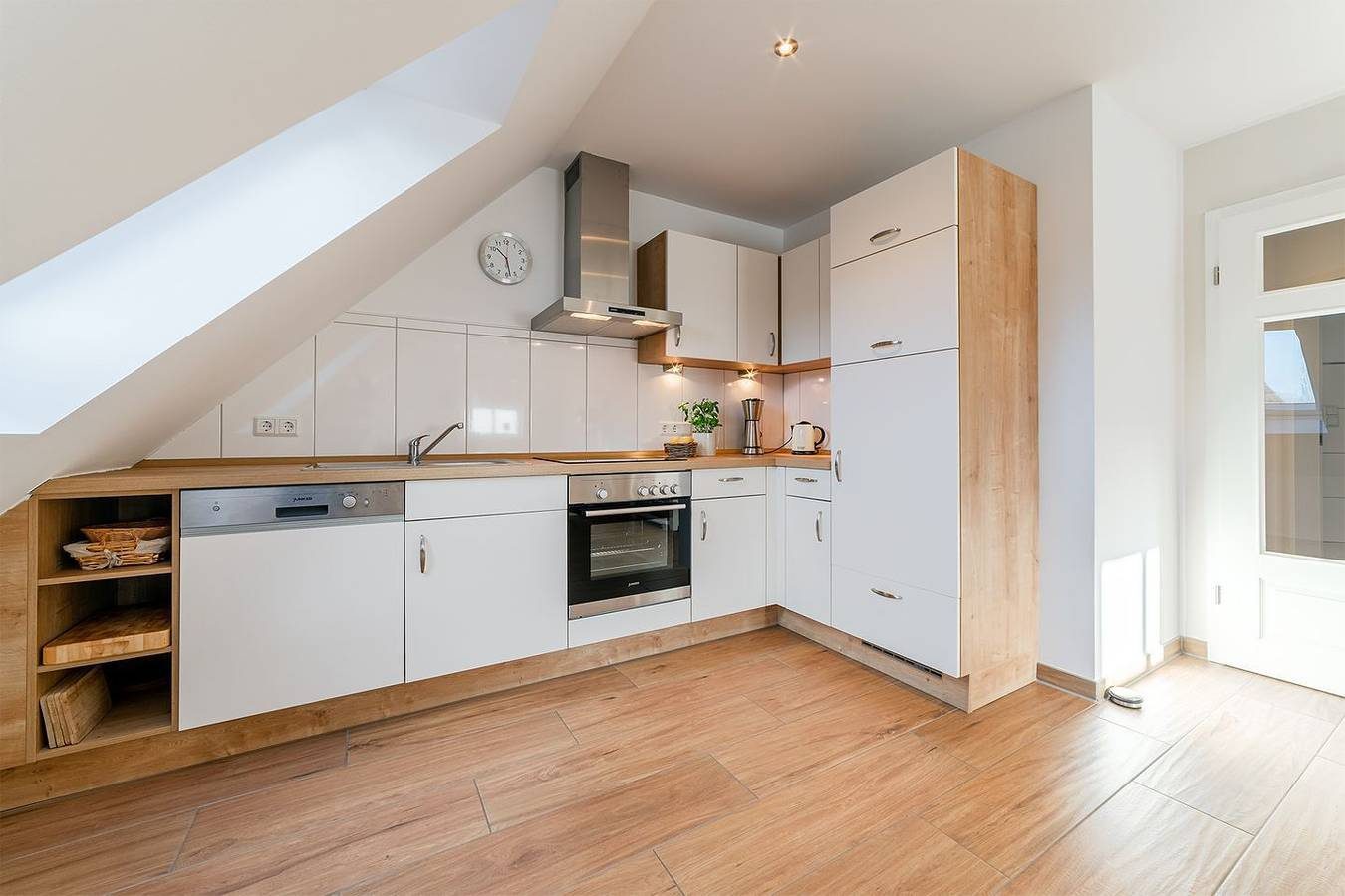 Meerzeit - Moderne Ferienwohnung mit Dachstudio in Greetsiel — Bild 2