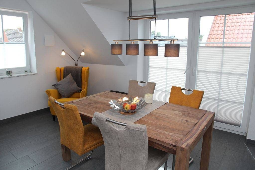 Moderne 75qm Ferienwohnung für 4 Personen mit Kamin & Balkon in zentraler Lage — Bild 5