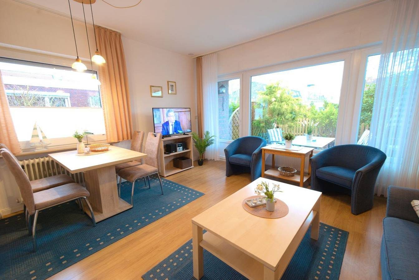 Ferienwohnung mit ruhiger Terrasse, nur 650 m vom Deich entfernt. — Bild 3