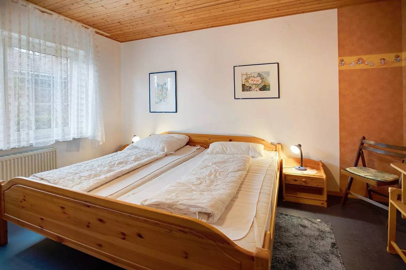 Bungalow in Neßmersiel lädt mit seiner Terrasse und weiteren Annehmlichkeiten zum erholsamen Urlaub ein. — Bild 4