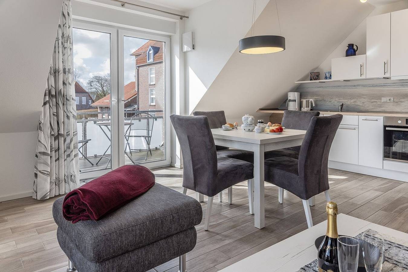 Obergeschoss- Ferienwohnung (Neubau, Fertigstellung 12-2019) mit kleinem Balkon — Bild 5